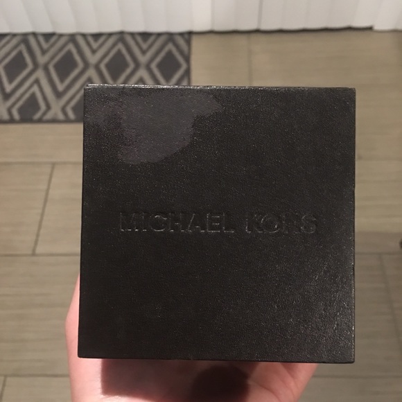 Michael Kors Watch - Picture 6 of 8